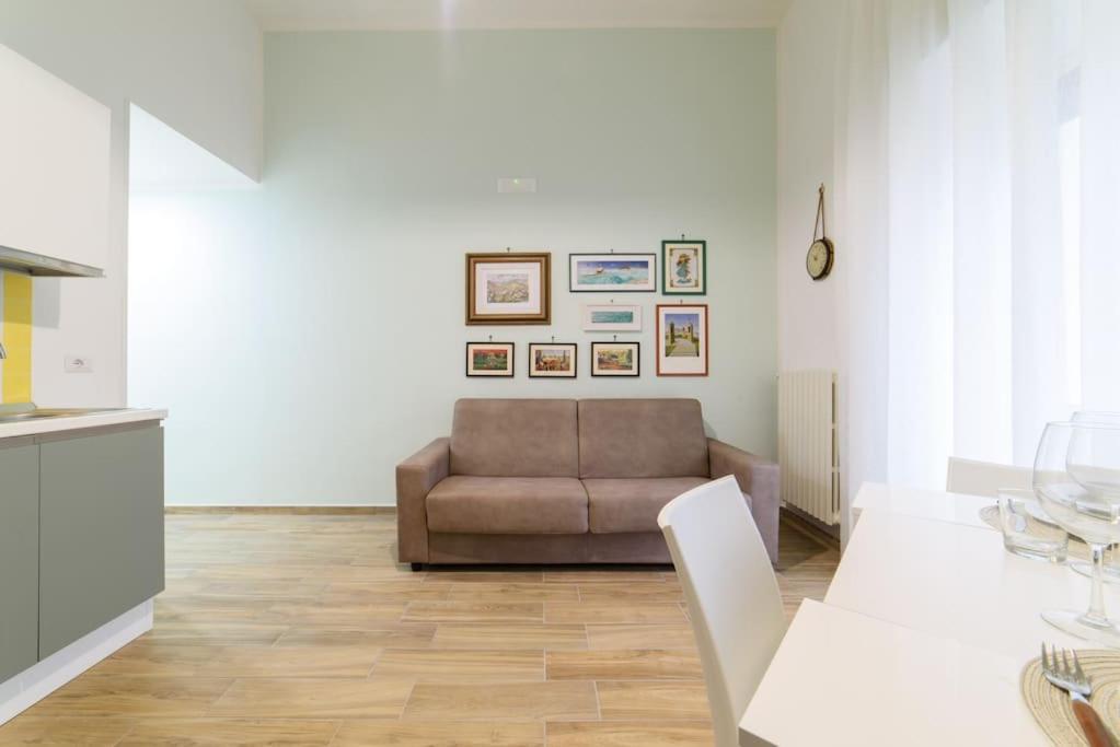 Stazione Treni - Wi-Fi & Netflix Cozy Space Salerno Exterior foto